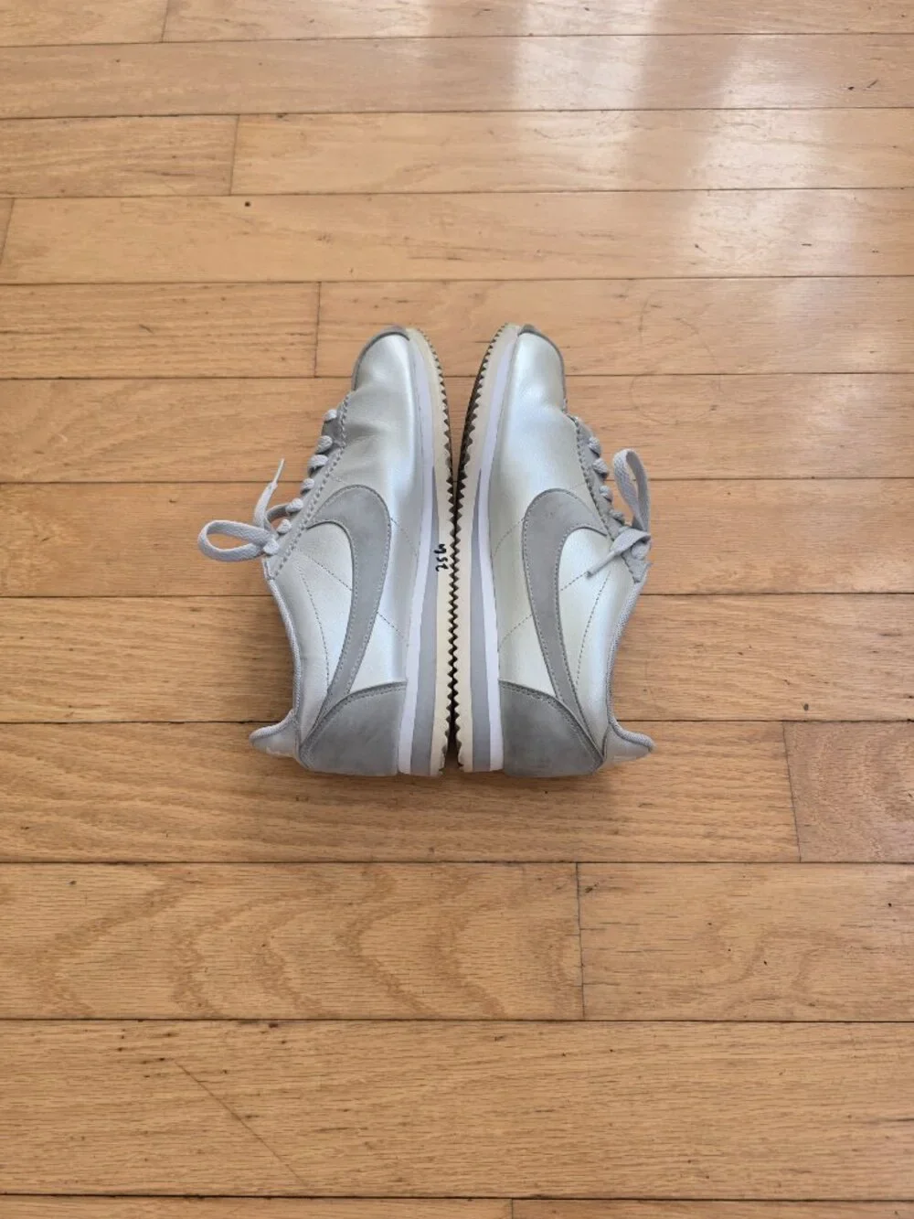 Nike | Classic Cortez Pure Platinum Metallic Silver Retro Sneakers | WMS 8